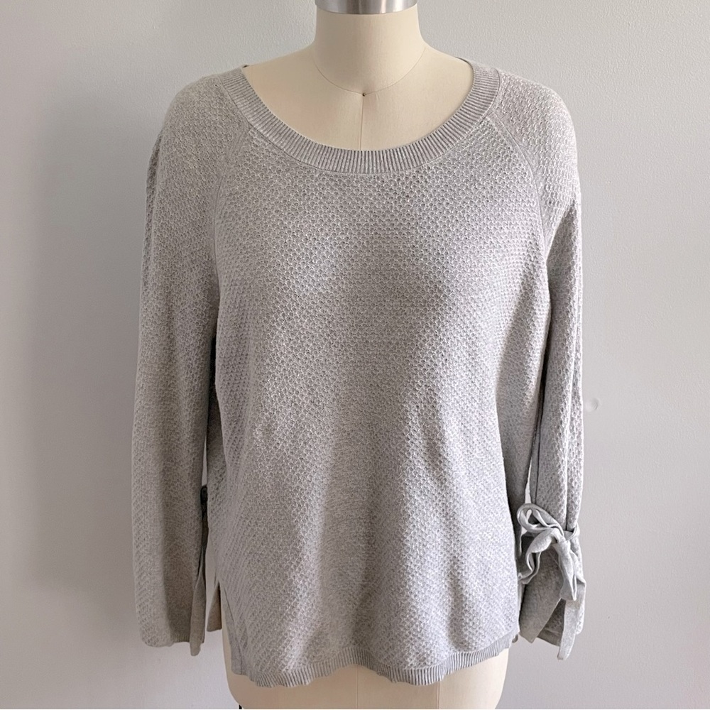 Two by Vince Camuto Pullover Knit Top- Tie Sleeves- Size Medium